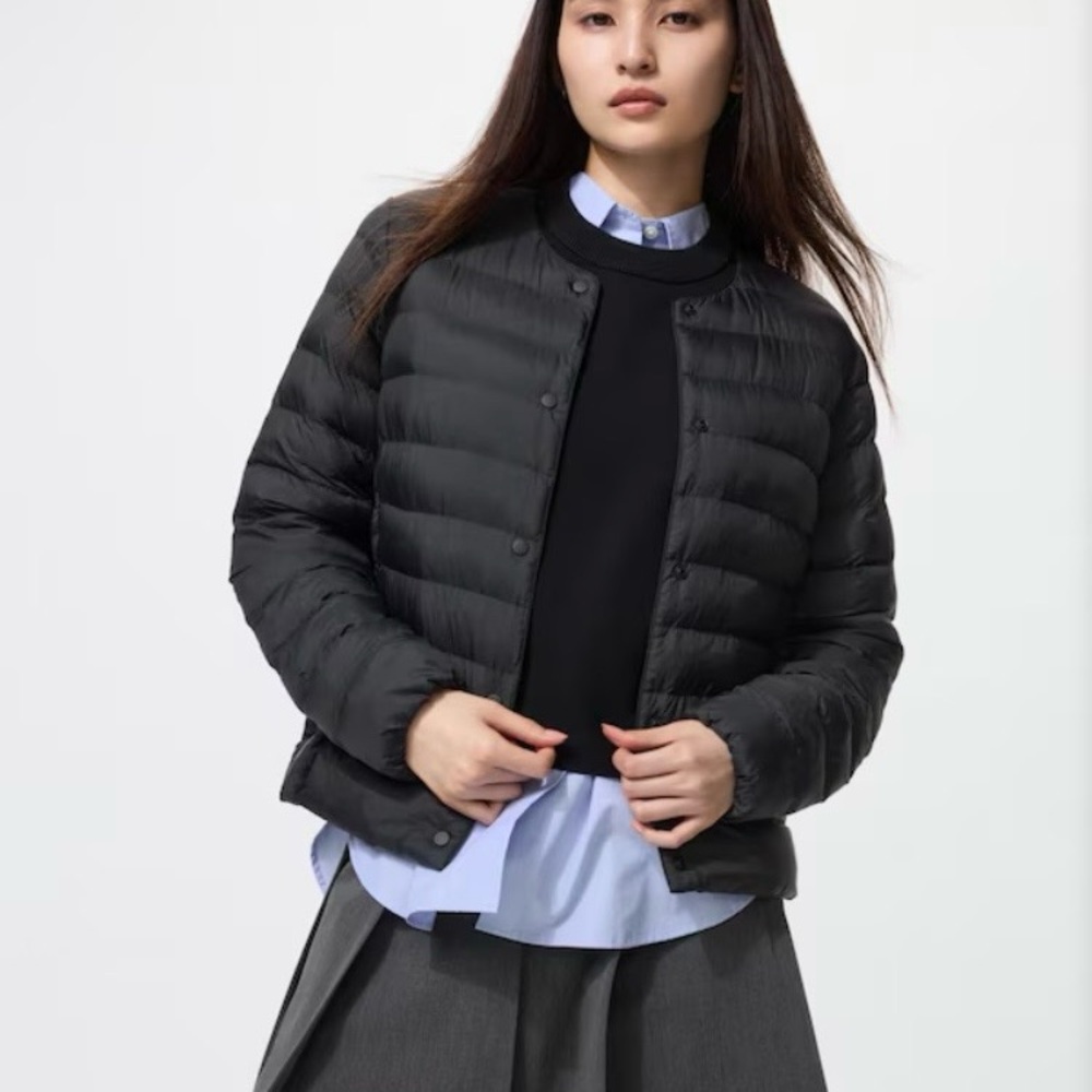 Women's Uniqlo size listed as large (could fit s/m)